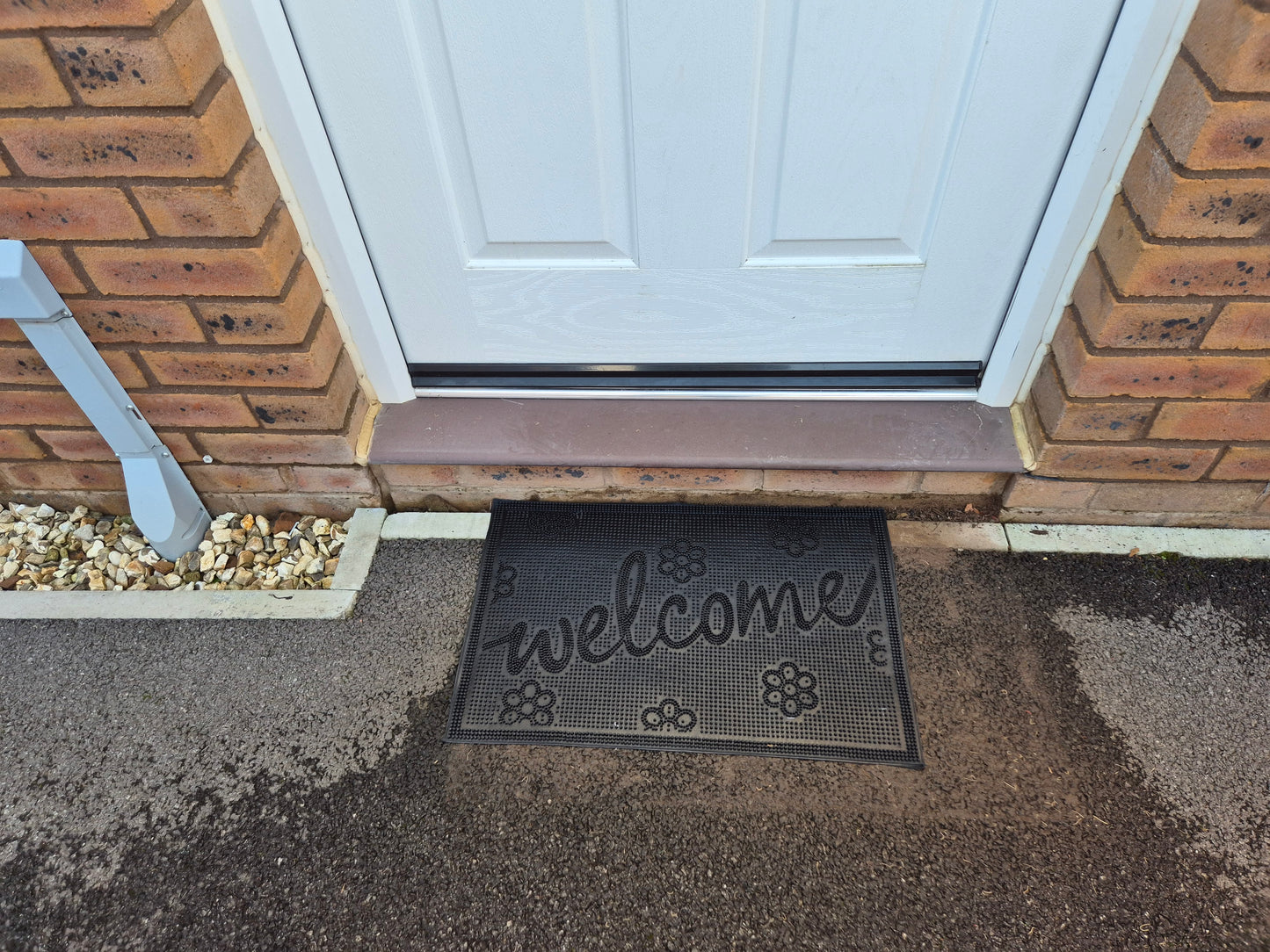 Rubber Doormat, 60cm x 40cm - 'Welcome' (Small Flowers)
