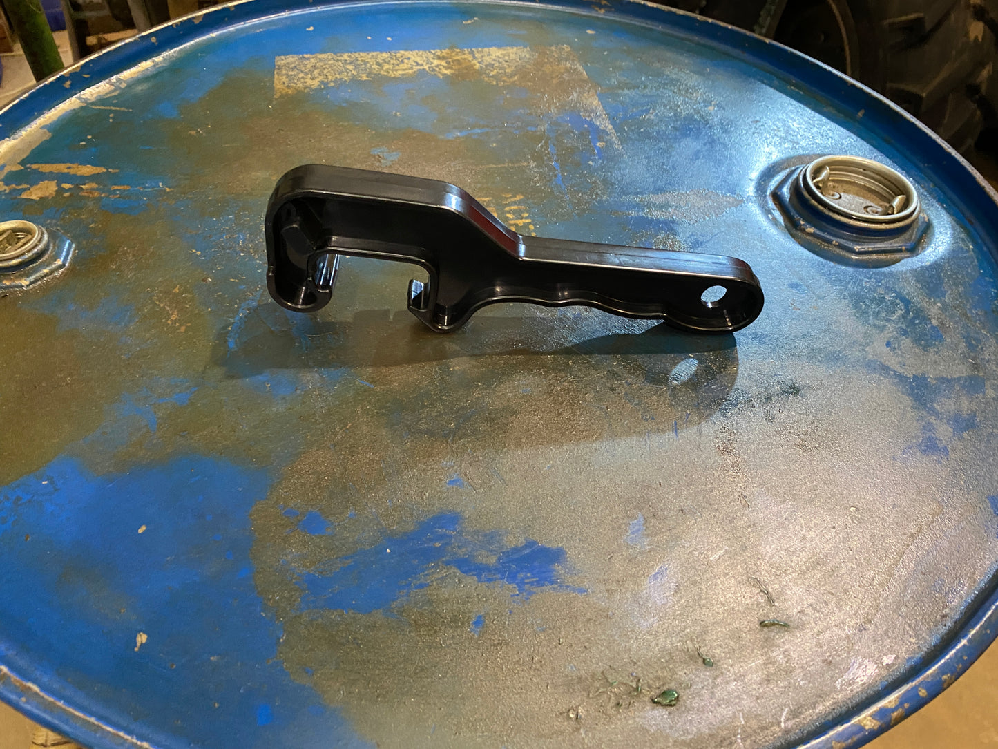 Universal Drum Wrench - Oil Drum Opening Tool