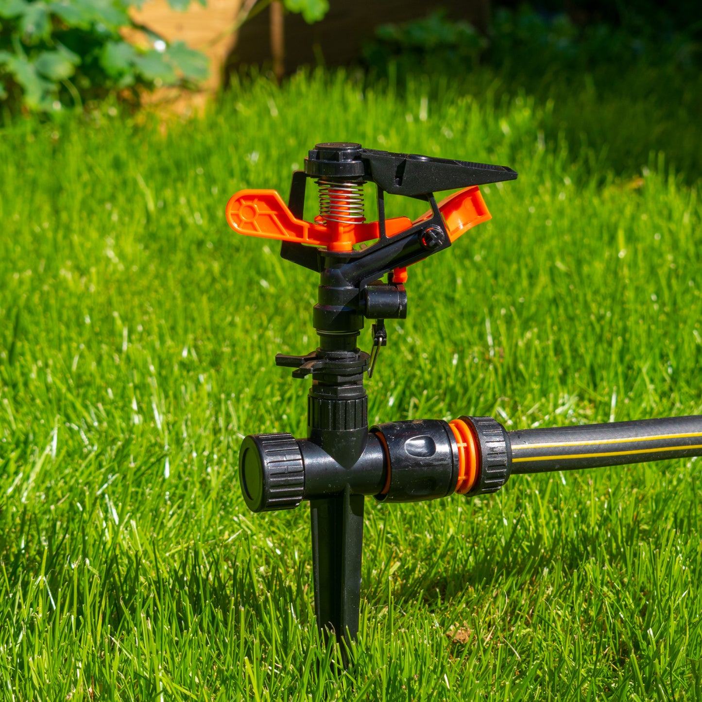 Adjustable Pulsating Sprinkler on Spike, Eco line