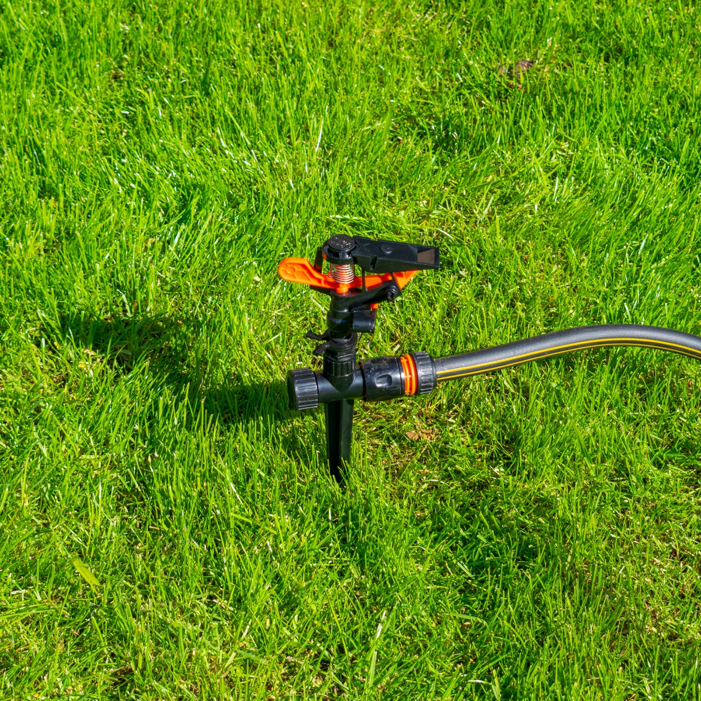 Adjustable Pulsating Sprinkler on Spike, Eco line