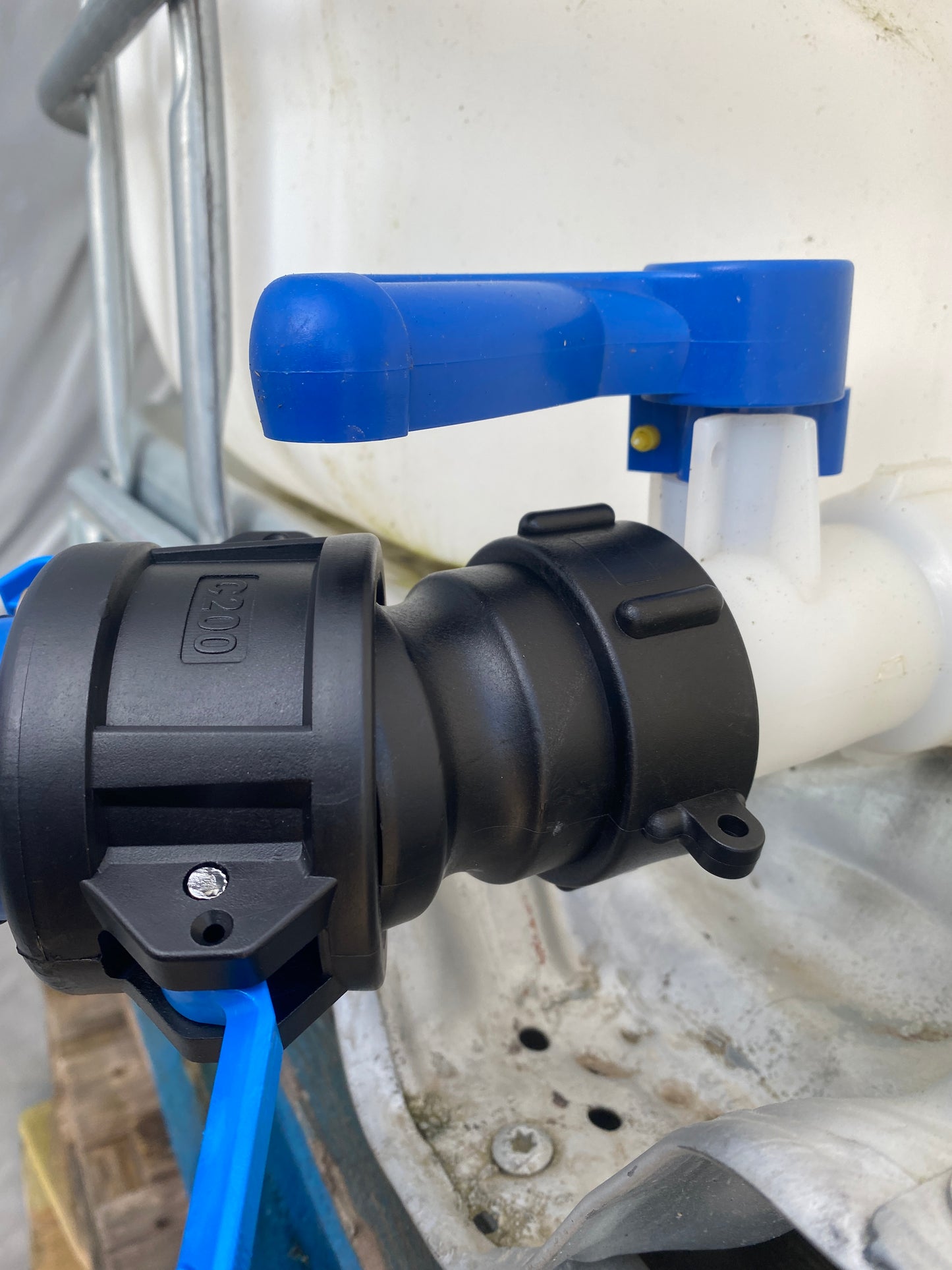 IBC S60X6 Adapter to 2" Male Camlock