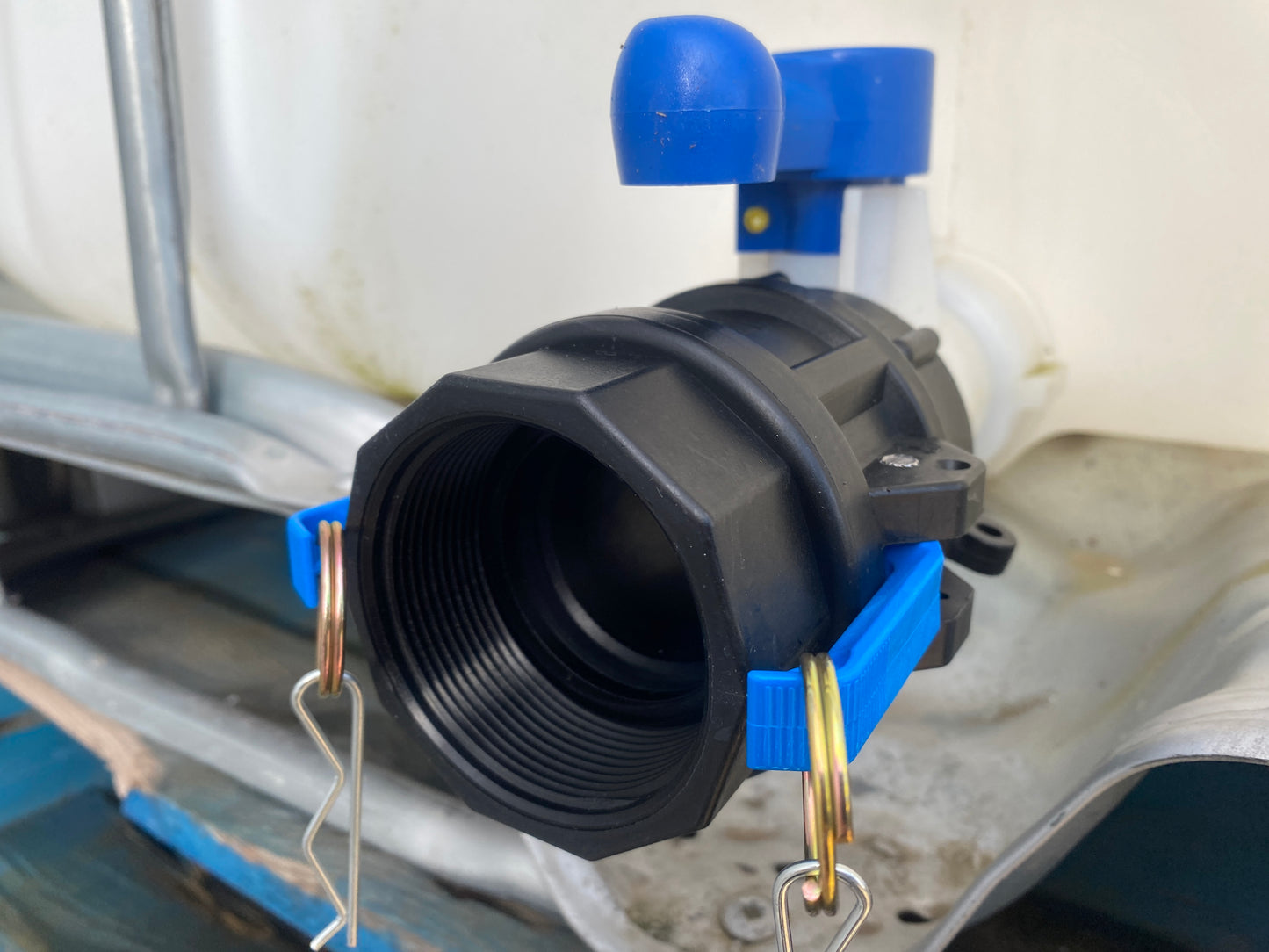 IBC S60X6 Adapter to 2" Male Camlock