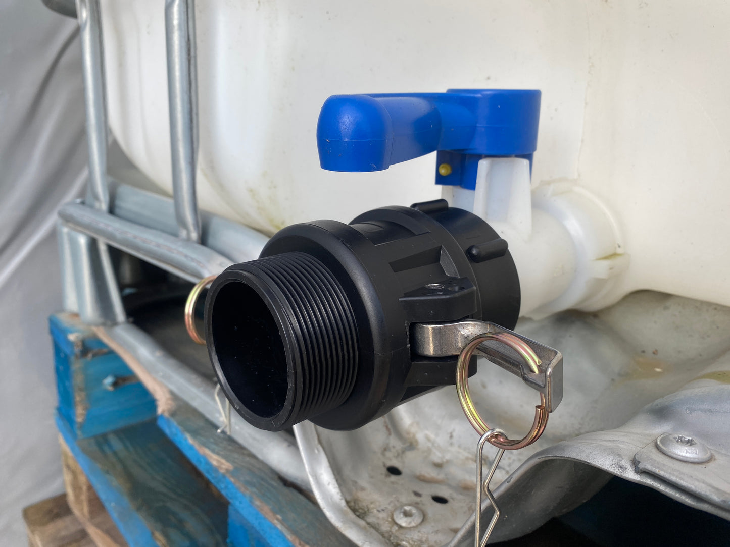 IBC S60X6 Adapter to 2" Male Camlock