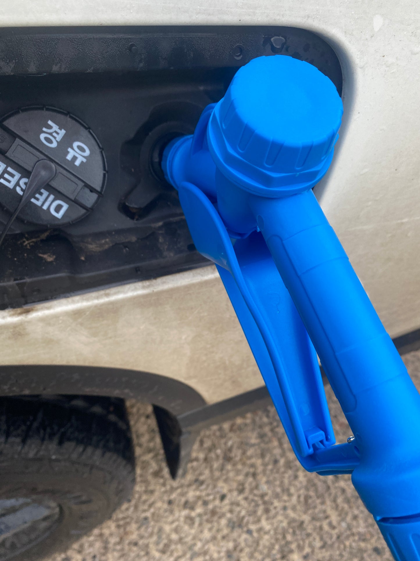 Blue Ad-Blue & Fuel Dispensing Nozzle for 3/4" Hose with Metal Tip