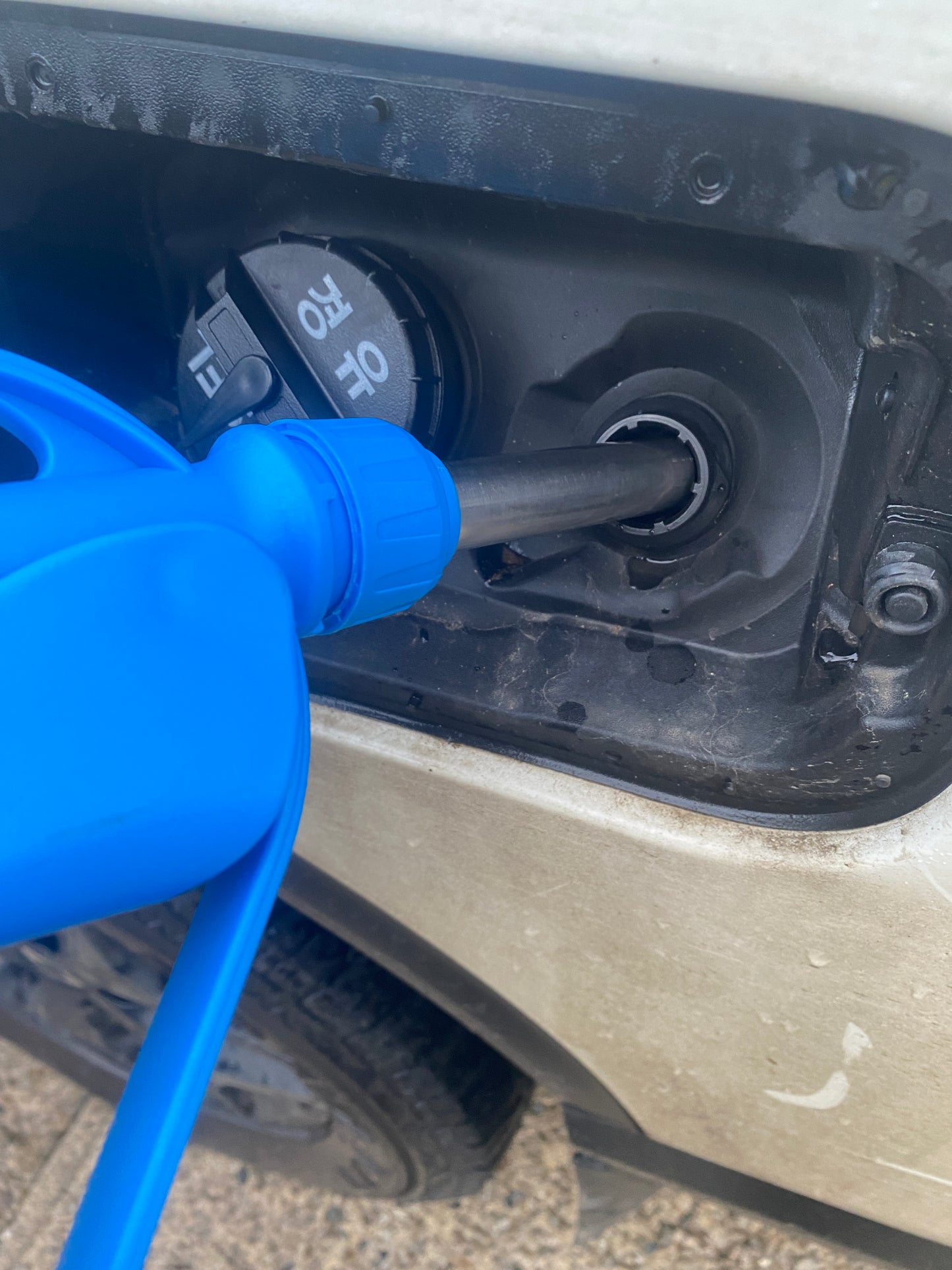 Blue Ad-Blue & Fuel Dispensing Nozzle for 3/4" Hose with Metal Tip