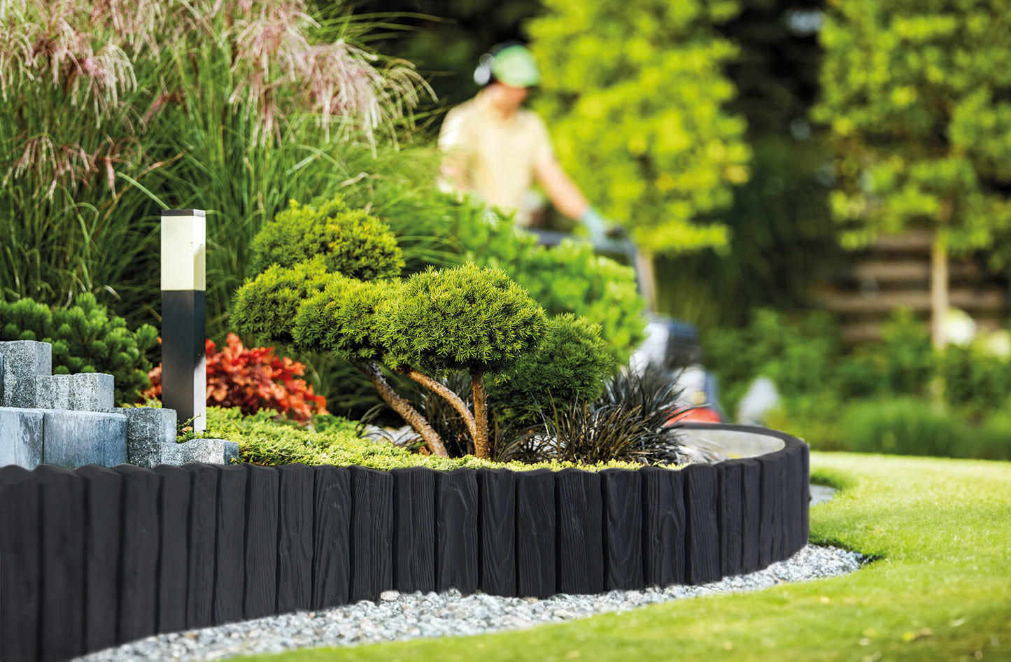 Black Wood Texture Palisade Lawn Edging, 2.32m