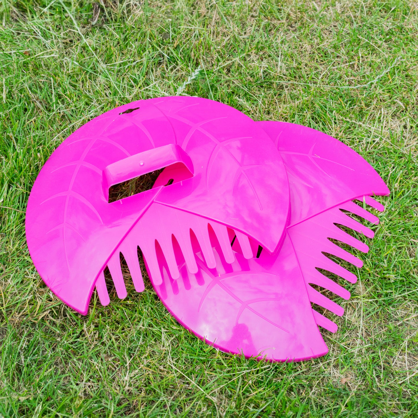 Garden Cleaning Leaf Grabbers, Pink