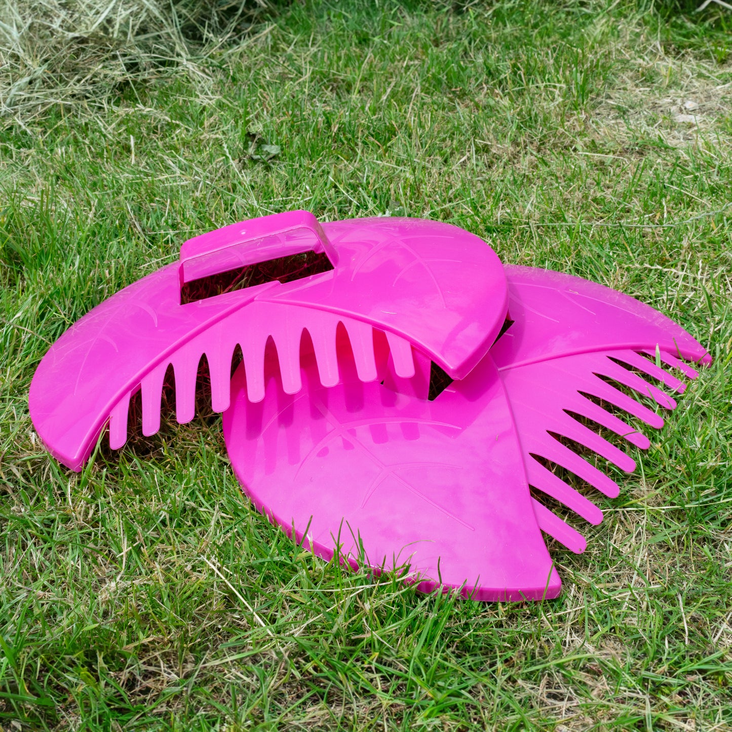 Garden Cleaning Leaf Grabbers, Pink