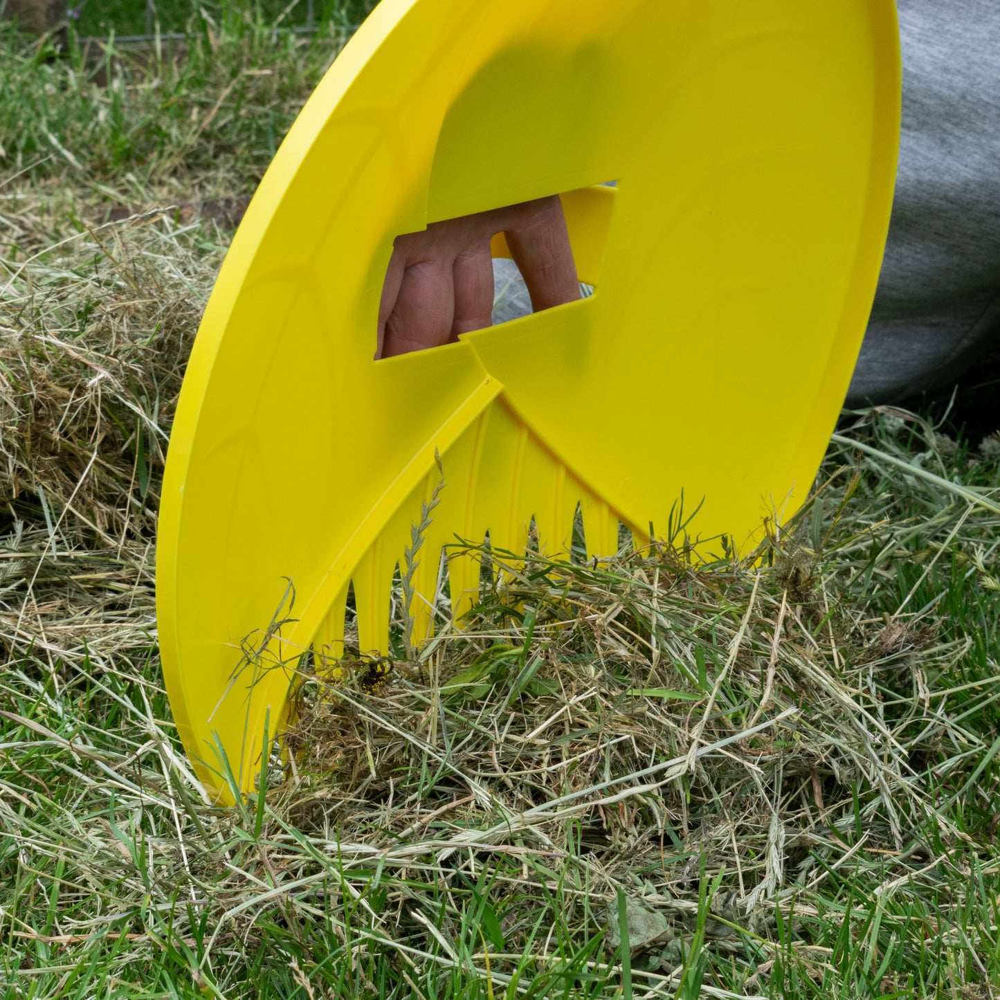 Garden Cleaning Leaf Grabbers, Yellow