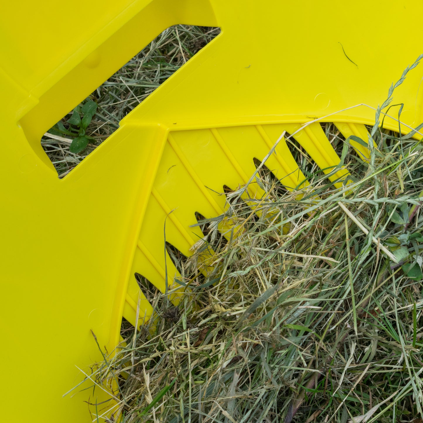 Garden Cleaning Leaf Grabbers, Yellow