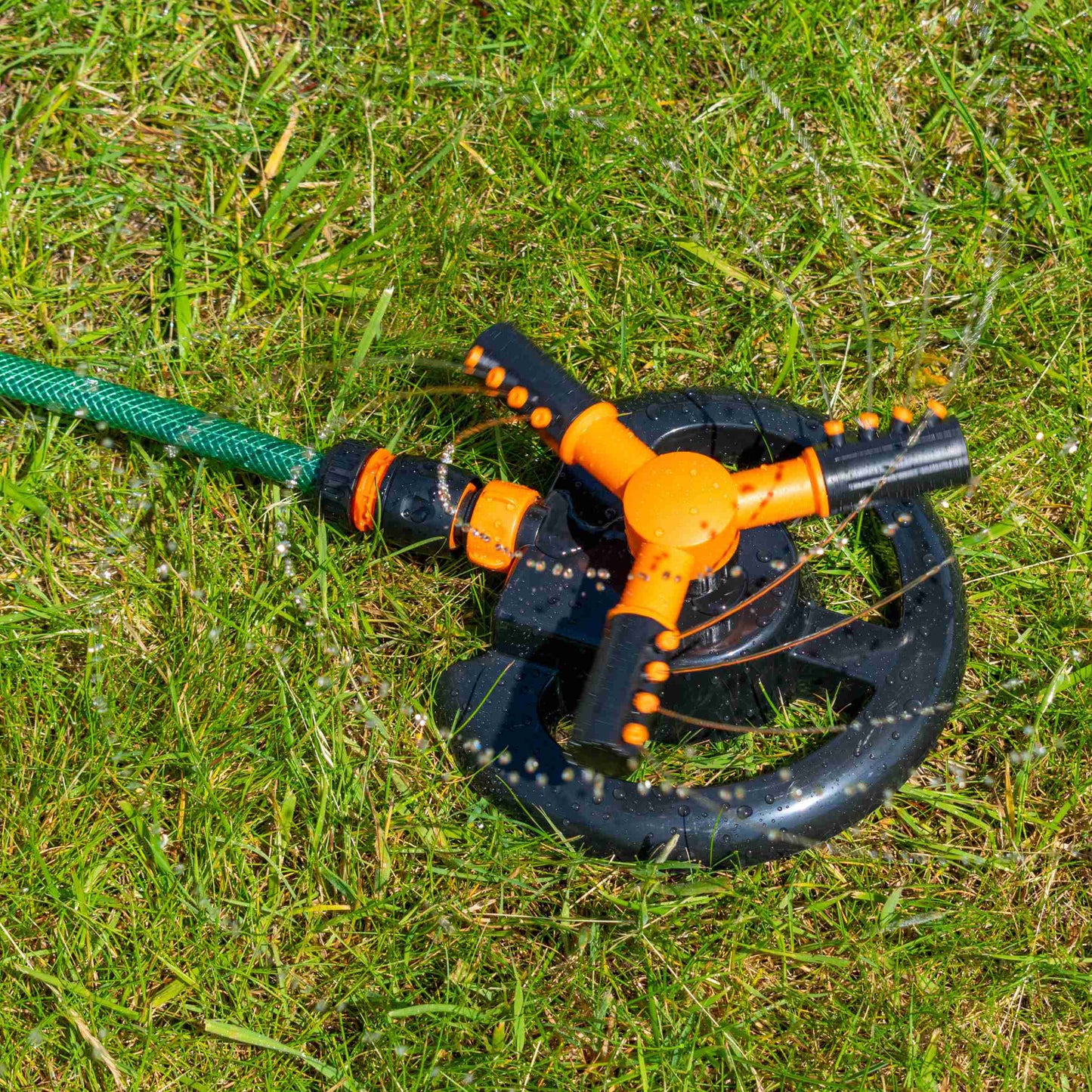 3-Arm Rotating Garden Sprinkler, Black line