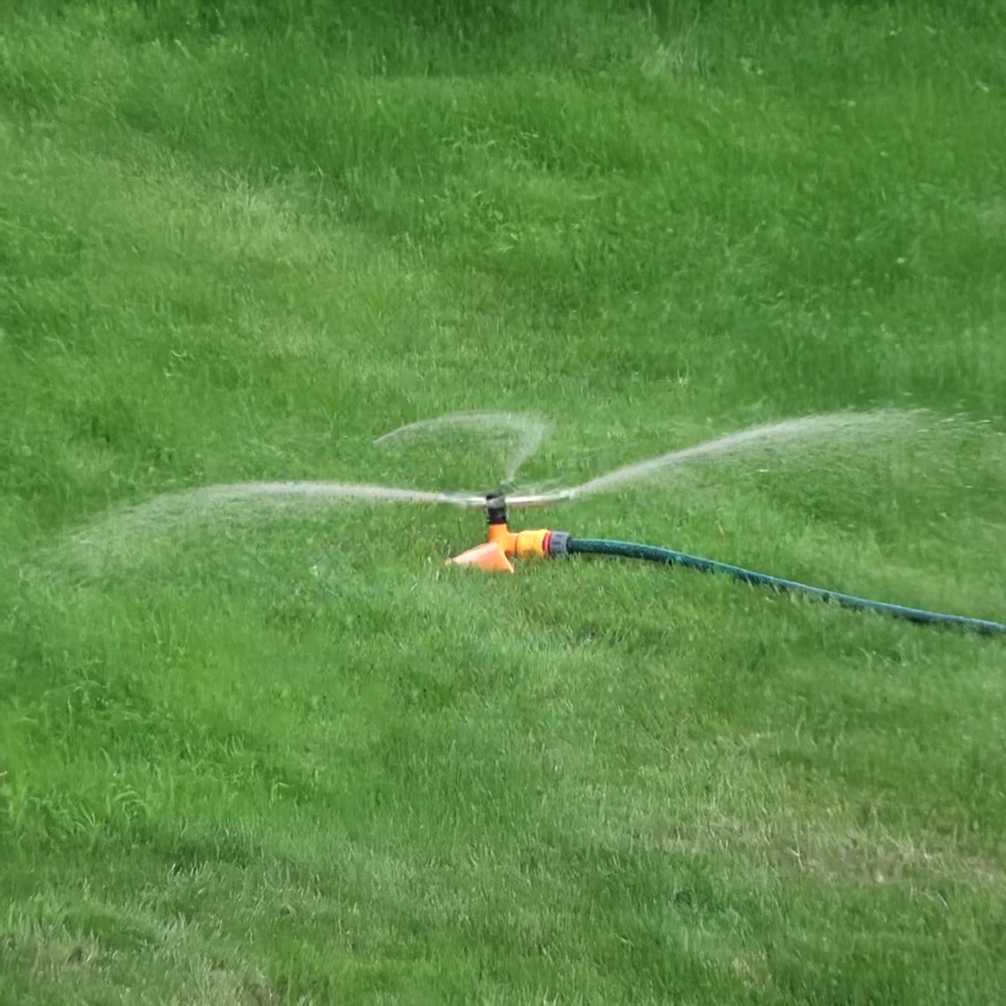 3-Arm Revolving Garden Sprinkler, Orange Leaf