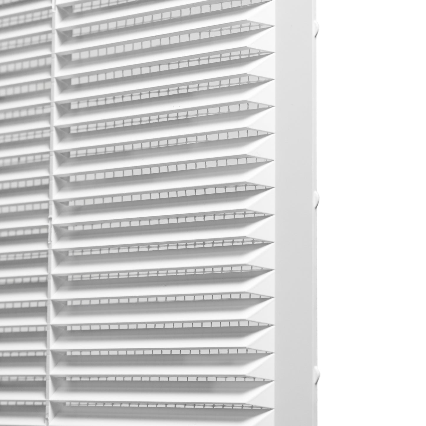 White Louvre Vent with Fly Screen, 140mm x 140mm