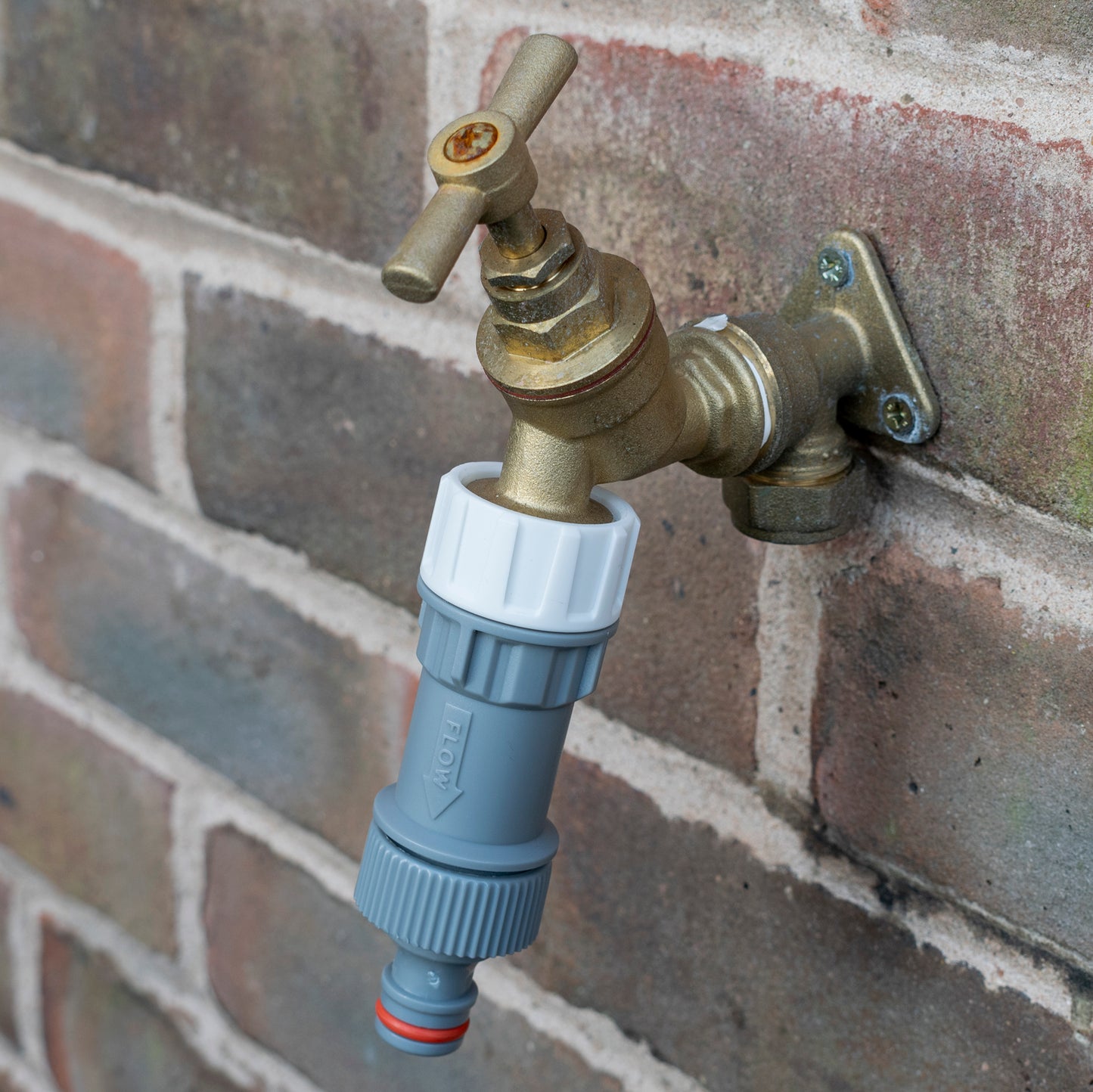 Pressure Reducing Tap Connector - 3/4" BSPF, Grey