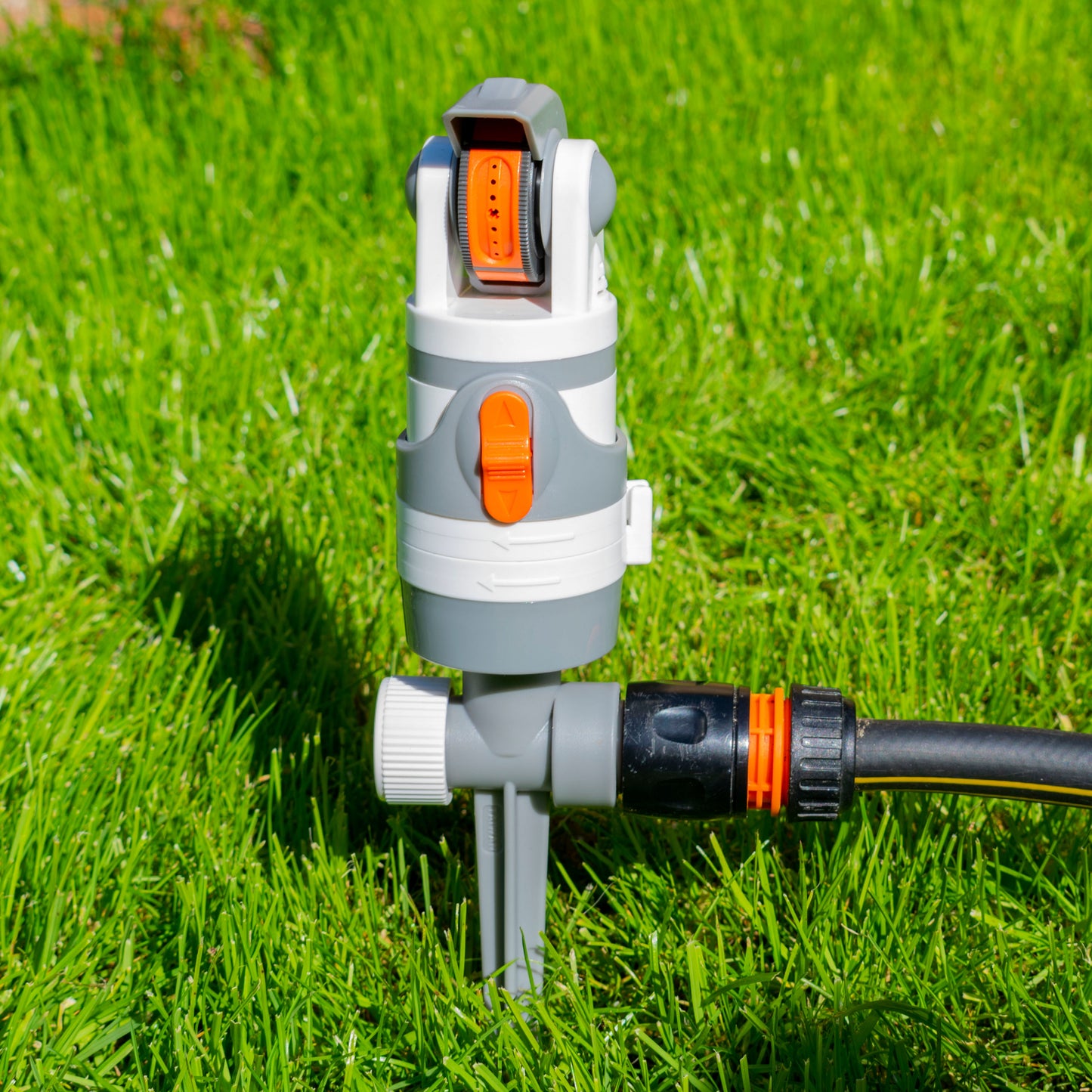 4-Pattern Gear Drive Sprinkler, White line