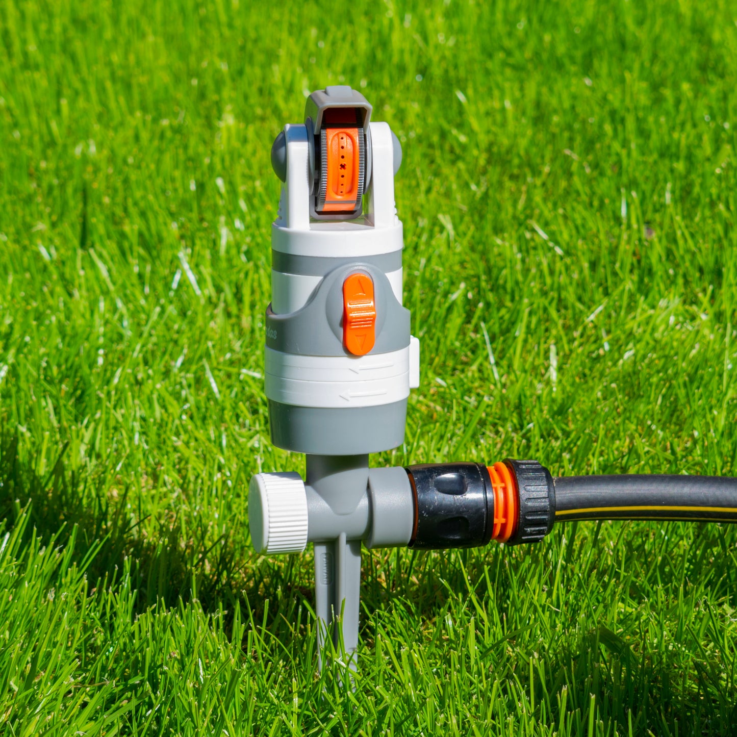 4-Pattern Gear Drive Sprinkler, White line