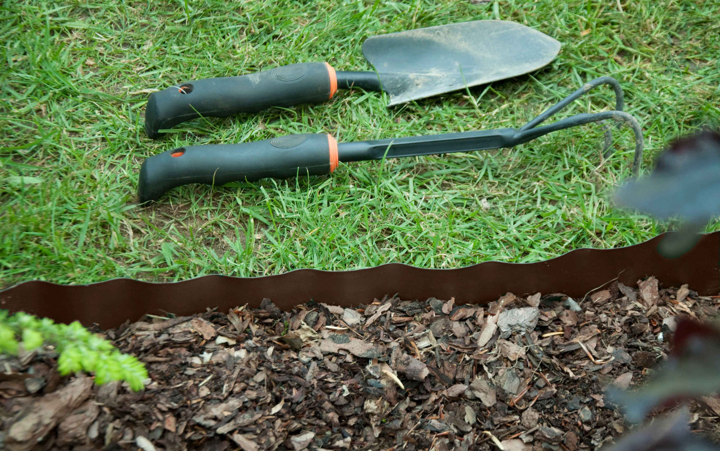 Brown Crinkled Flexible Lawn Edging, 15cm Height