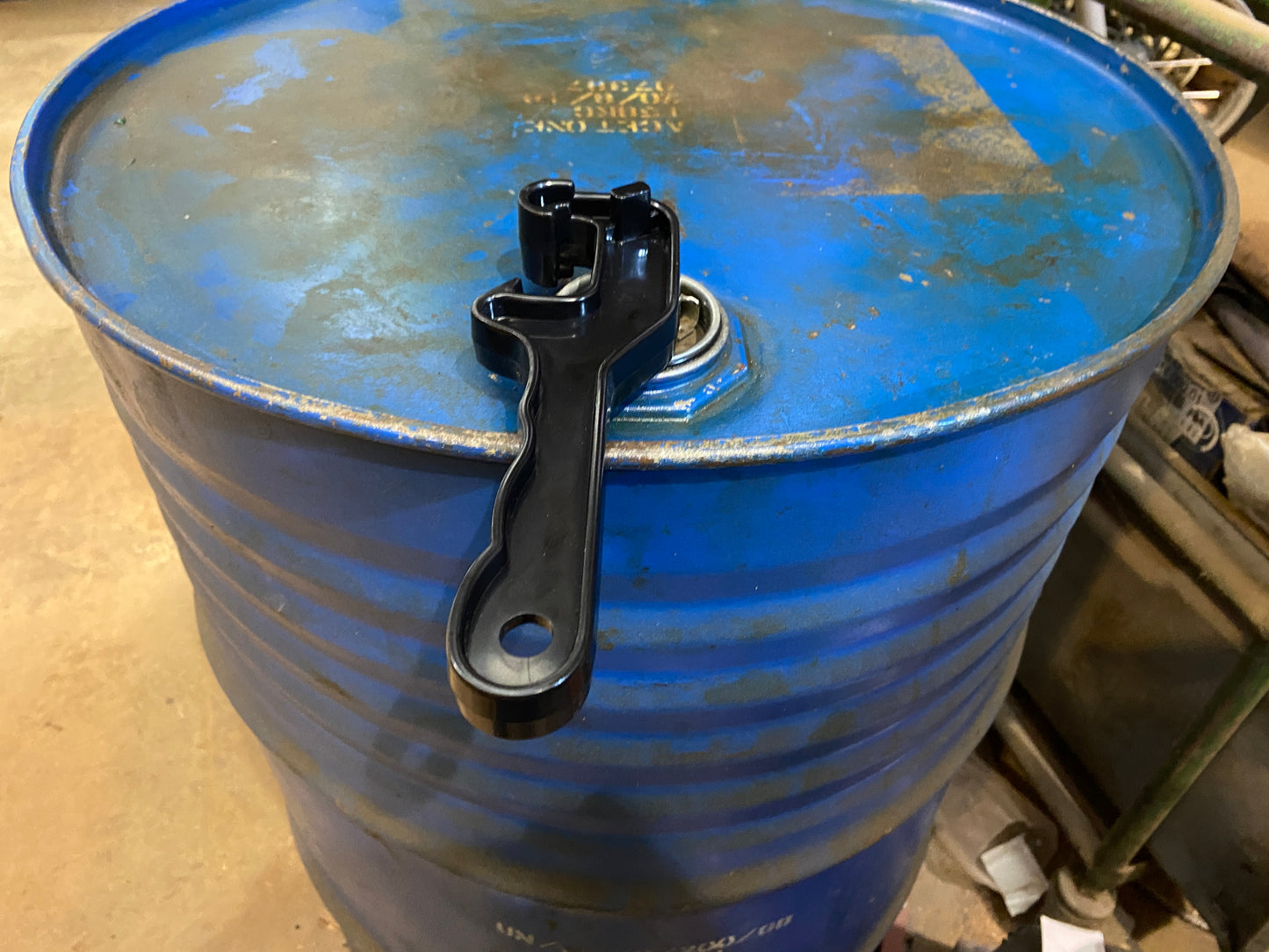 Universal Drum Wrench - Oil Drum Opening Tool