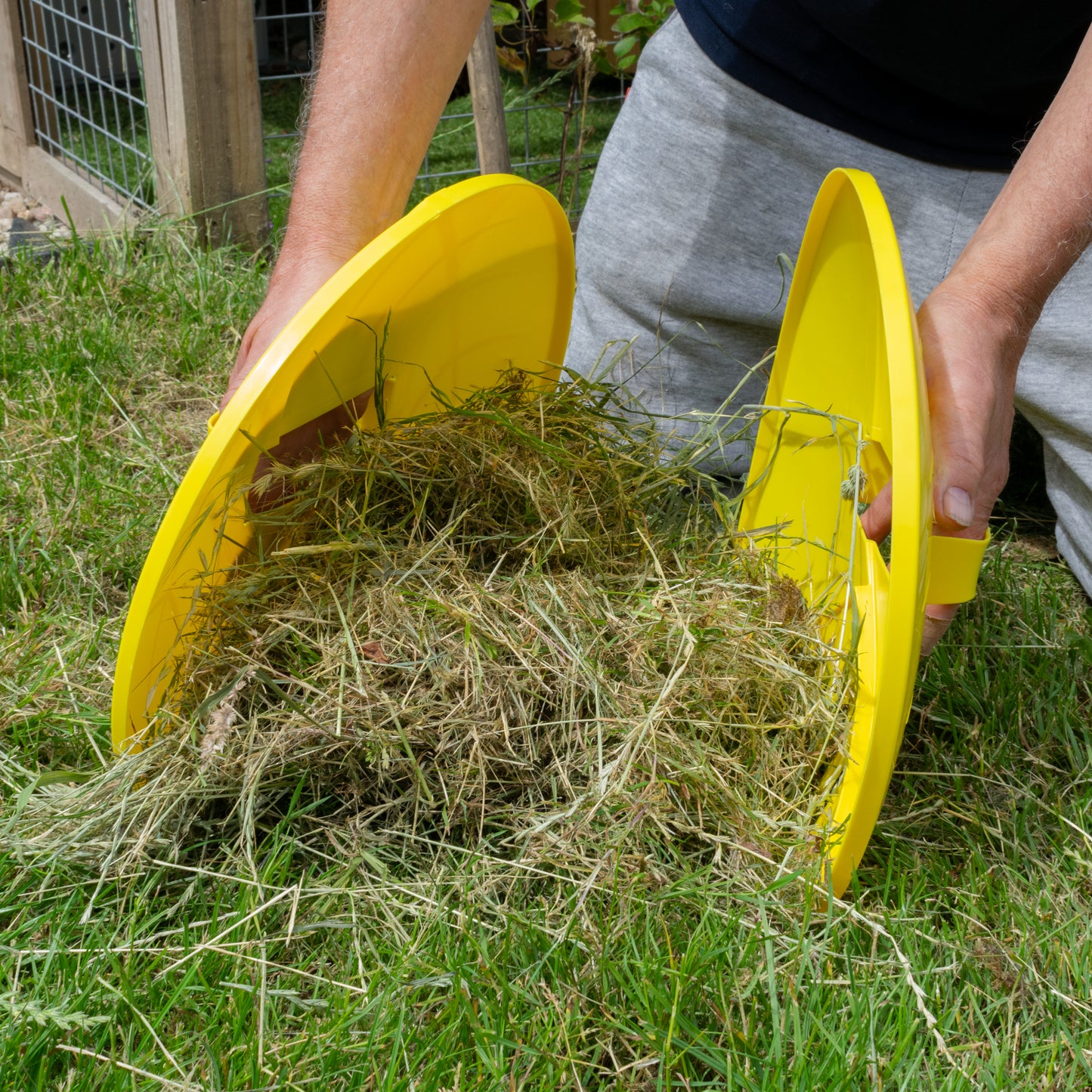 Garden Cleaning Leaf Grabbers, Yellow