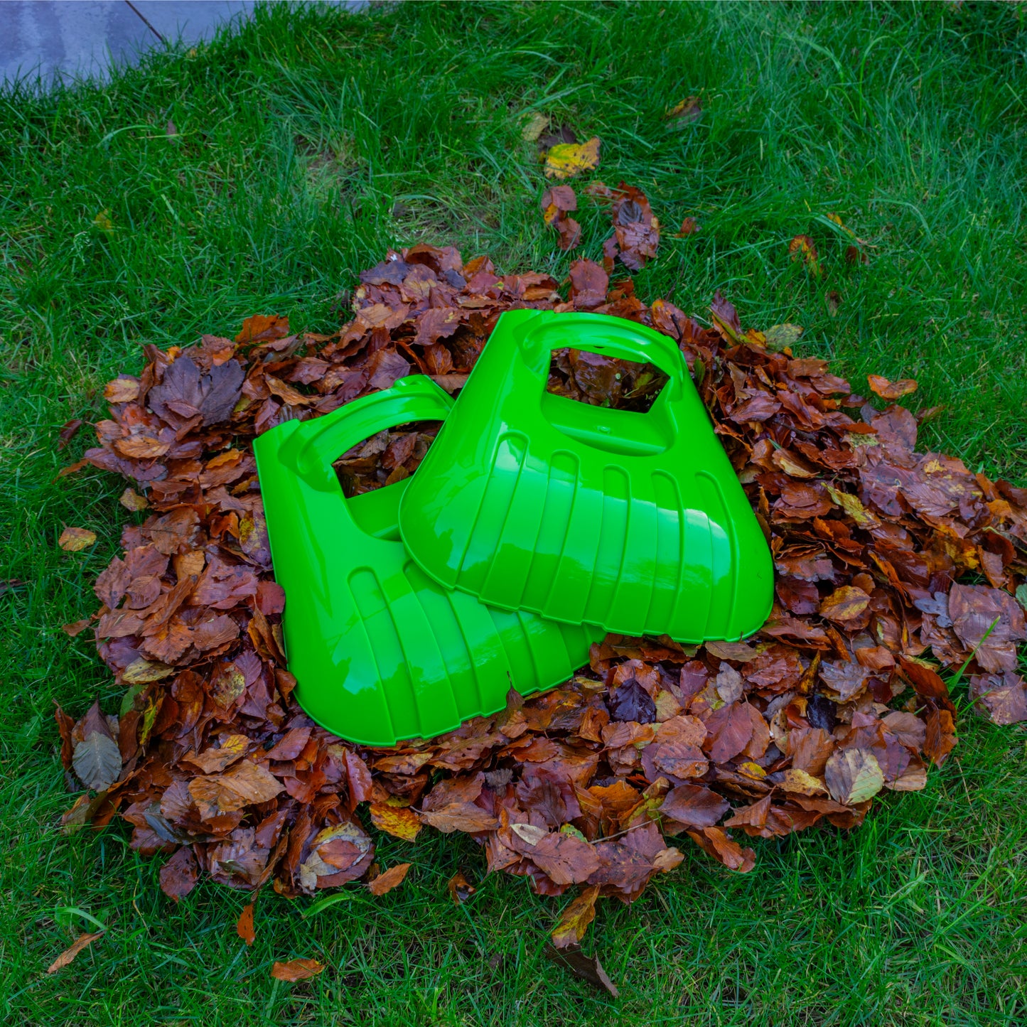 Heavy Duty Garden Cleaning Leaf Grabbers, Green
