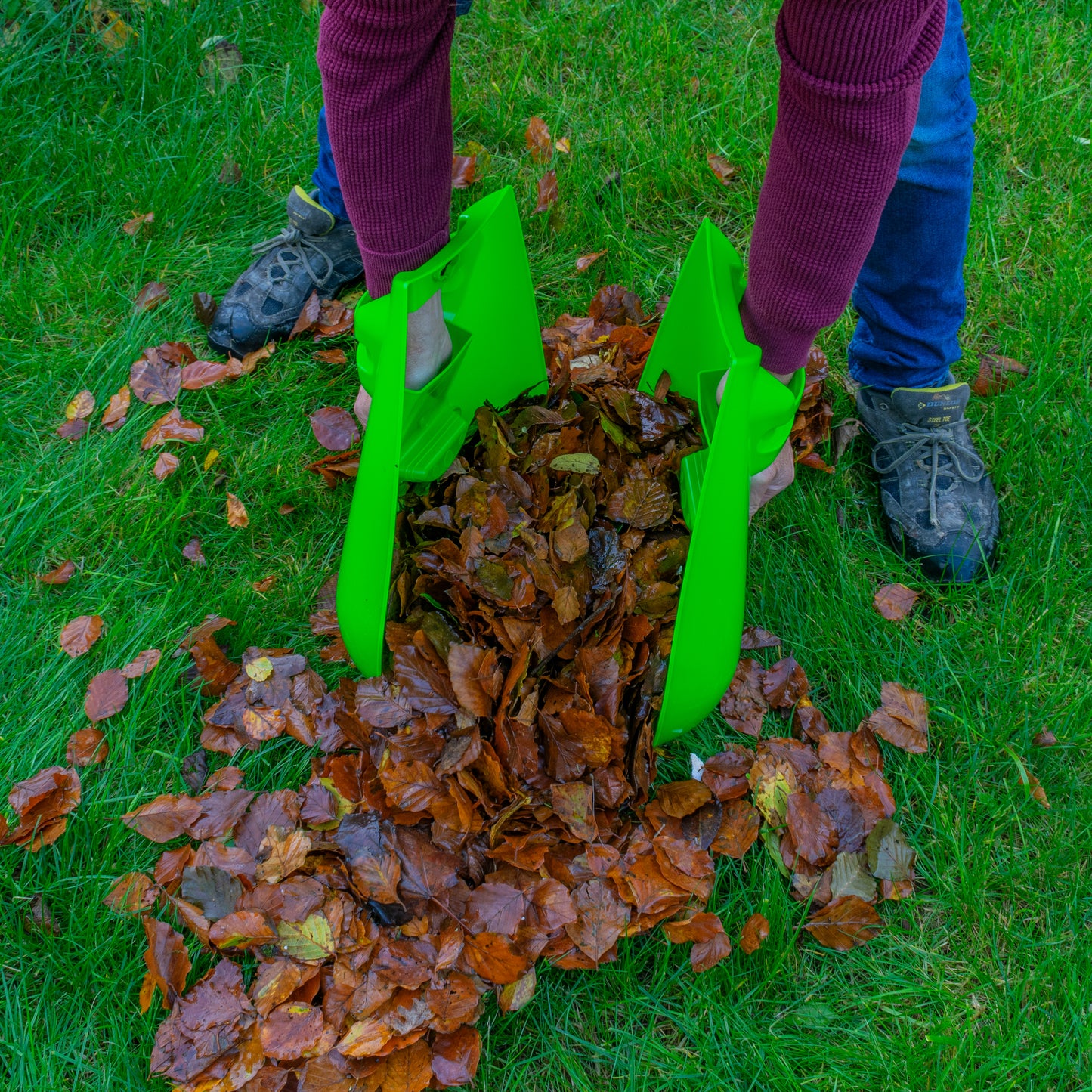 Heavy Duty Garden Cleaning Leaf Grabbers, Green