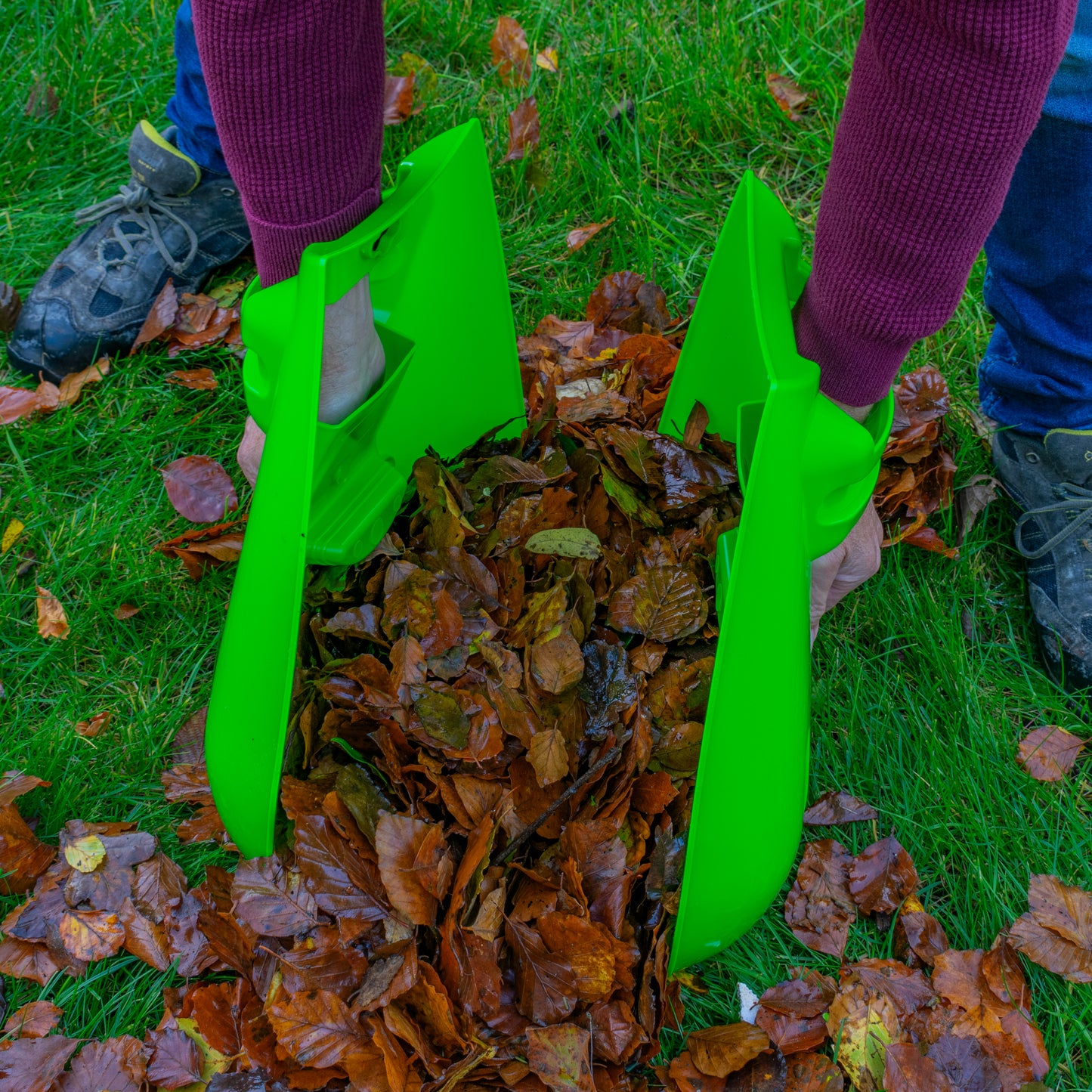 Heavy Duty Garden Cleaning Leaf Grabbers, Green