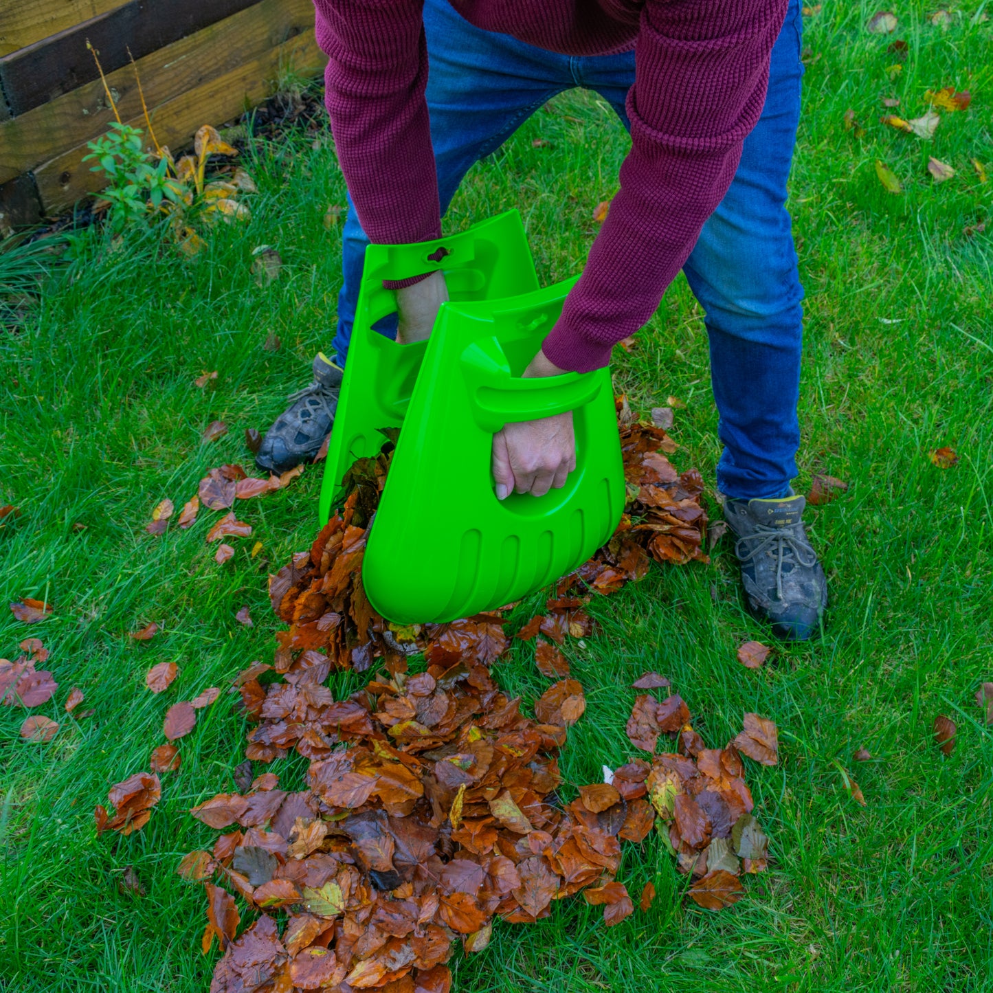 Heavy Duty Garden Cleaning Leaf Grabbers, Green