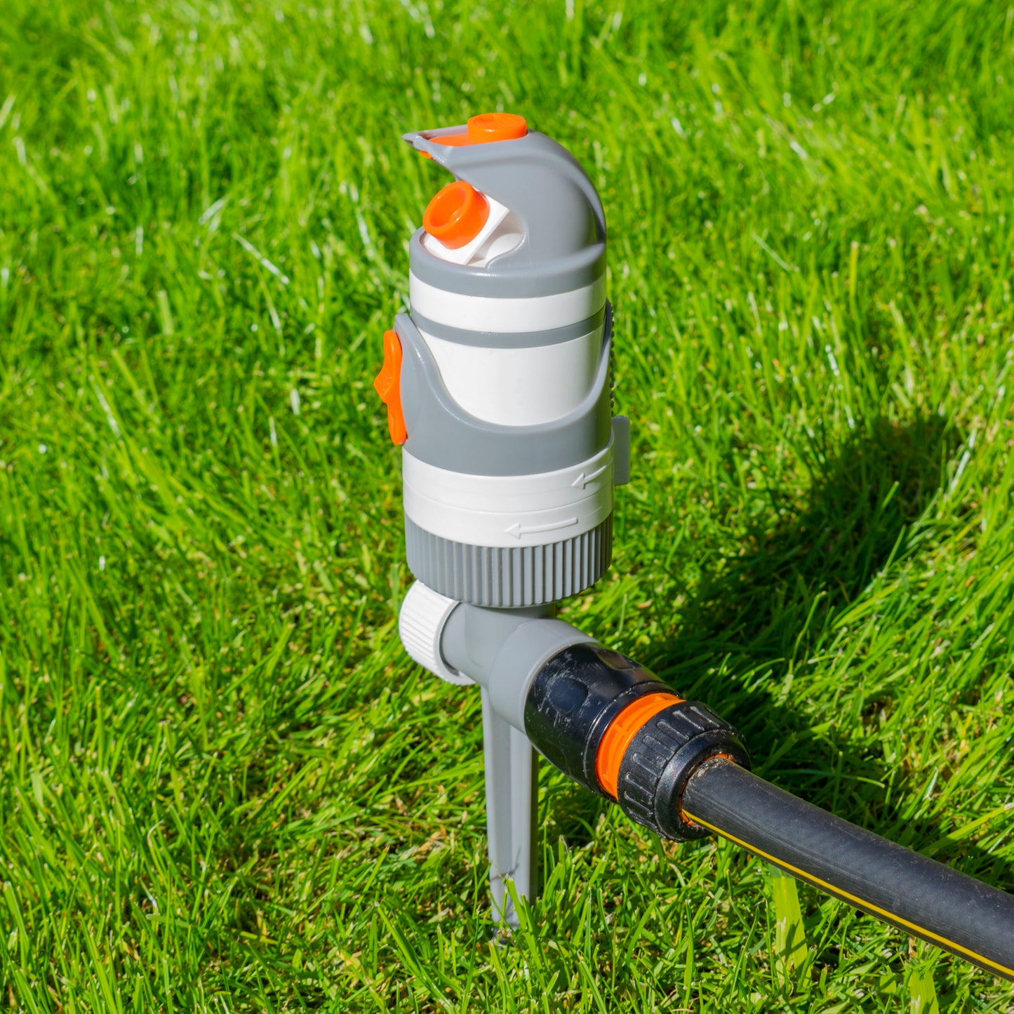 2-Pattern Gear Drive Sprinkler, White line